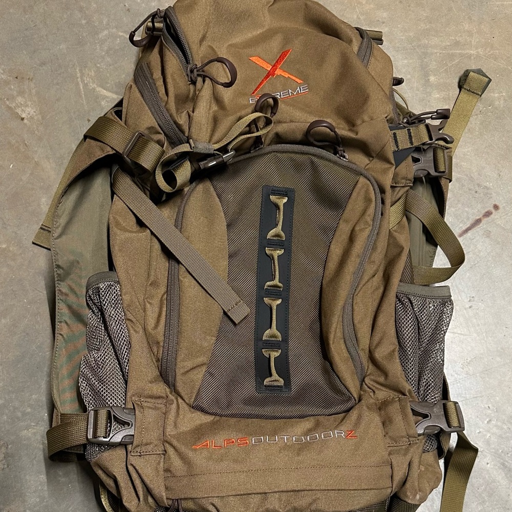 APLZ Outdoors Hybrid-X backpack